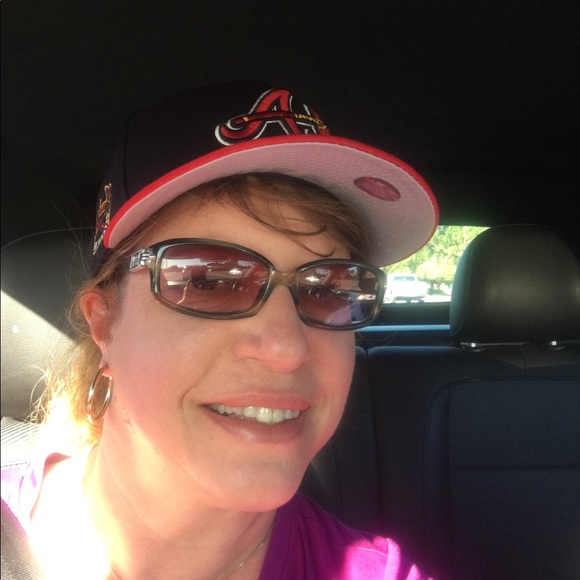 Meet your Posher, Deborah - Picture 3 of 3